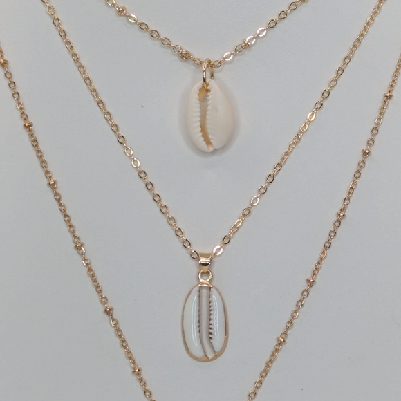 Jewelry - Shell Triple Strand Delicate Shiny Gold Necklace